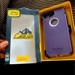 iPhone 7 Plus Otterbox Case Purple